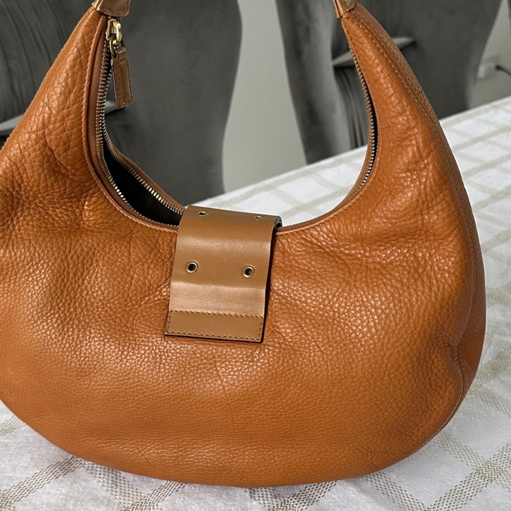 ✨ Authentic Dior Trotteur  Hobo Bag – Tan Leather with Gold Hardware ✨ - Picture 3 of 16